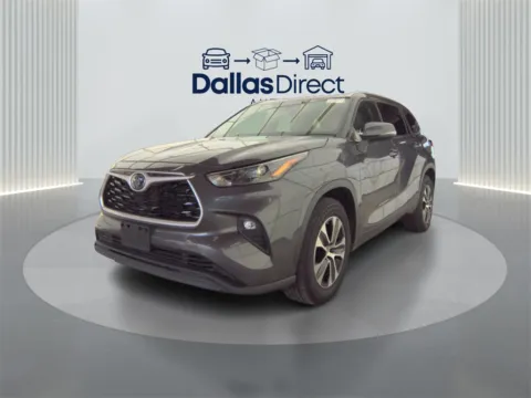 More photos of 2022 Toyota Highlander Hybrid XLE at Dallas Direct Auto, TX