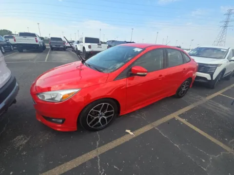 More photos of 2016 Ford Focus SE at Dallas Direct Auto, TX