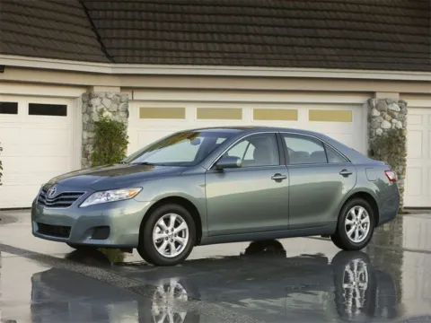 Gray 2011 Toyota Camry LE for sale in Irving, TX