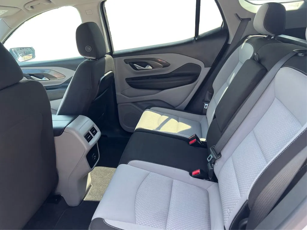 2023 GMC Terrain SLE - Photo 11