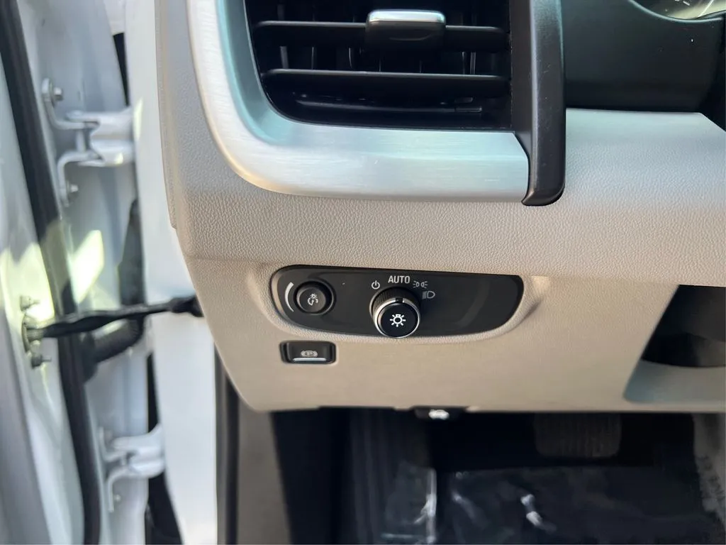 2023 GMC Terrain SLE - Photo 18