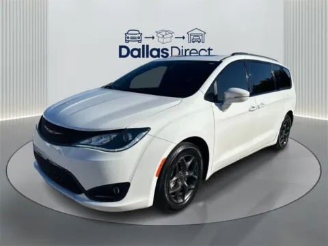 Photos of 2018 Chrysler Pacifica Limited for sale in Irving, TX at Dallas Direct Auto