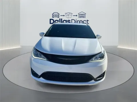 Another view of 2018 Chrysler Pacifica Limited for sale in Irving, TX at Dallas Direct Auto