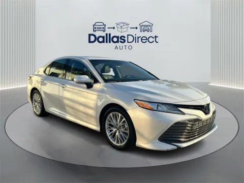 White 2018 Toyota Camry XLE for sale in Irving, TX