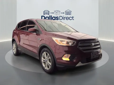 Red 2019 Ford Escape SE for sale in Irving, TX