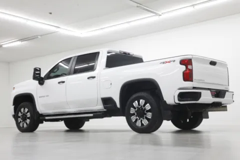 More photos of 2022 Chevrolet Silverado 2500HD Custom at Jim Falk Motors, MO