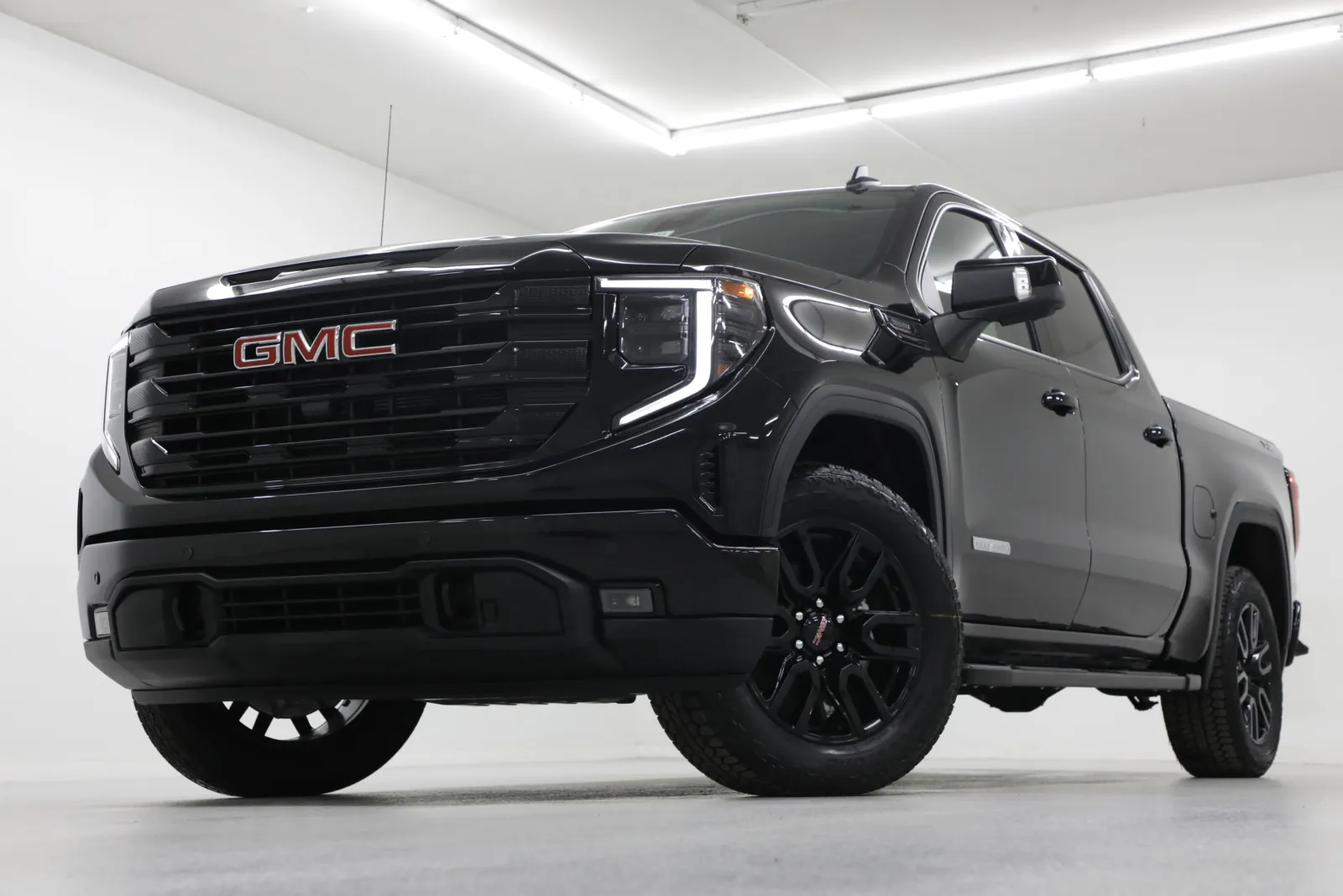 2026 GMC Sierra 1500 Elevation's photo