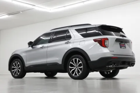 More photos of 2020 Ford Explorer ST at Jim Falk Motors, MO
