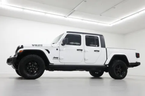 Photos of 2021 Jeep Gladiator Willys for sale in Clinton, MO at Jim Falk Motors