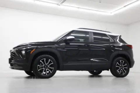 Photos of 2024 Chevrolet Trailblazer ACTIV for sale in Clinton, MO at Jim Falk Motors