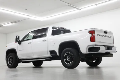 More photos of 2021 Chevrolet Silverado 3500HD LTZ at Jim Falk Motors, MO