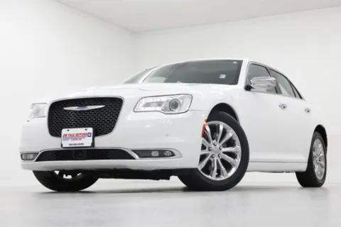 White 2018 Chrysler 300 Limited for sale in Clinton, MO
