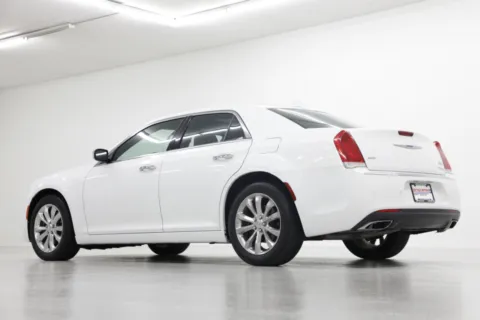 More photos of 2018 Chrysler 300 Limited at Jim Falk Motors, MO