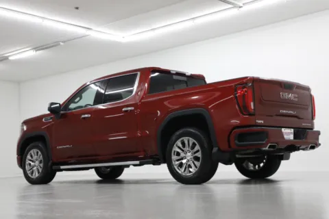 More photos of 2021 GMC Sierra 1500 Denali at Jim Falk Motors, MO