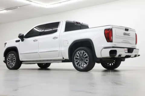 More photos of 2025 GMC Sierra 1500 Denali Ultimate at Jim Falk Motors, MO