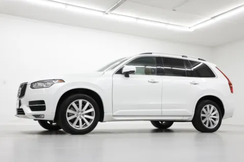 Photos of 2016 Volvo XC90 T6 Momentum for sale in Clinton, MO at Jim Falk Motors