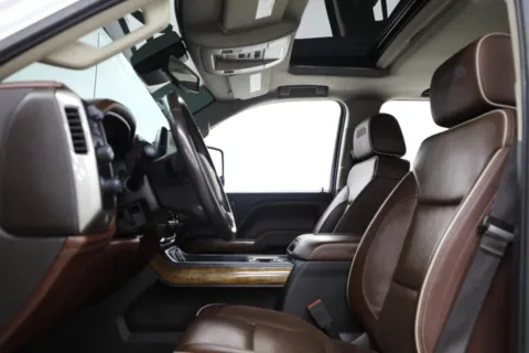 More photos of 2016 Chevrolet Silverado 2500HD High Country at Jim Falk Motors, MO