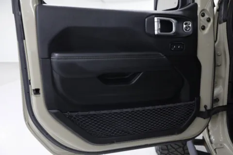 Photos of 2020 Jeep Gladiator Overland for sale in Clinton, MO at Jim Falk Motors