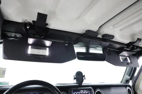 More photos of 2020 Jeep Gladiator Overland at Jim Falk Motors, MO