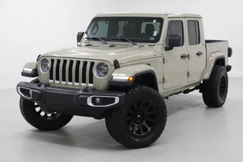More photos of 2020 Jeep Gladiator Overland at Jim Falk Motors, MO