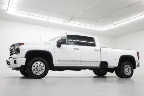 Photos of 2024 Chevrolet Silverado 3500HD DRW High Country for sale in Clinton, MO at Jim Falk Motors