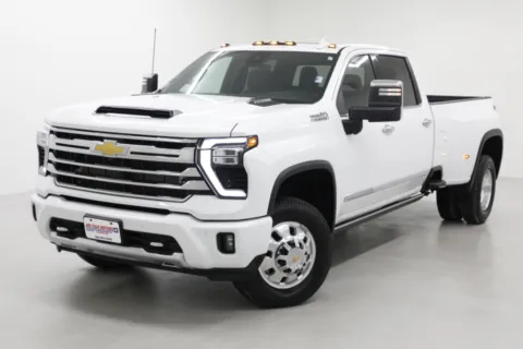 More photos of 2024 Chevrolet Silverado 3500HD DRW High Country at Jim Falk Motors, MO