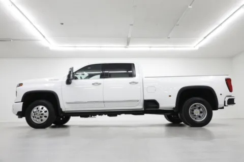 Another view of 2024 Chevrolet Silverado 3500HD DRW High Country for sale in Clinton, MO at Jim Falk Motors