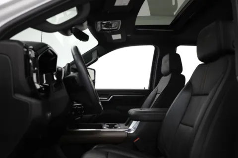 More photos of 2024 Chevrolet Silverado 3500HD High Country at Jim Falk Motors, MO