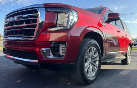 Red 2021 GMC Yukon XL SLT for sale in Clinton, MO