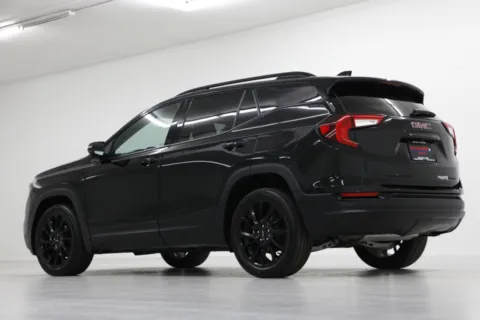 More photos of 2024 GMC Terrain SLT at Jim Falk Motors, MO