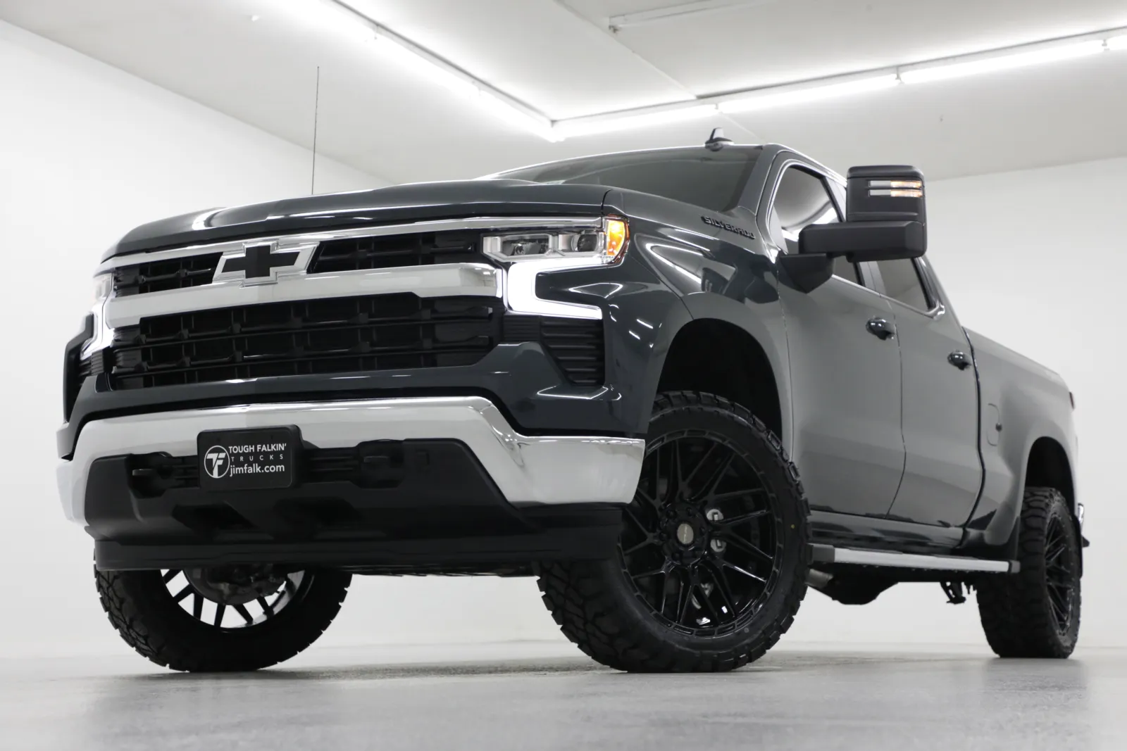 Gray 2026 Chevrolet Silverado 1500 LT for sale in Clinton, MO