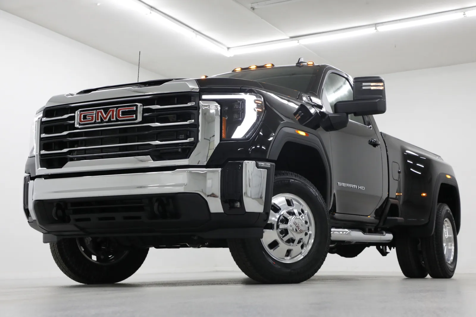 Black 2026 GMC Sierra 3500HD DRW SLE for sale in Clinton, MO