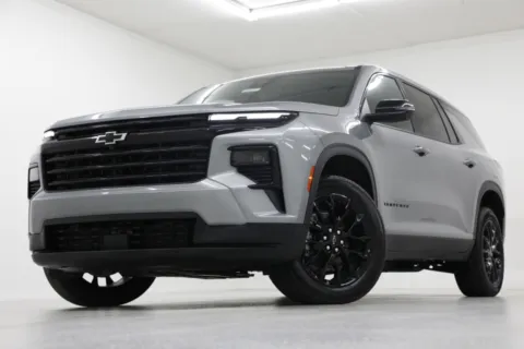 Gray 2026 Chevrolet Traverse AWD LT for sale in Clinton, MO