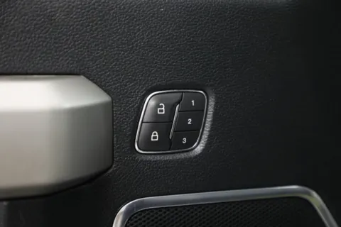 More photos of 2020 Ford F-150 LARIAT at Jim Falk Motors, MO