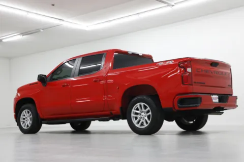More photos of 2020 Chevrolet Silverado 1500 RST at Jim Falk Motors, MO