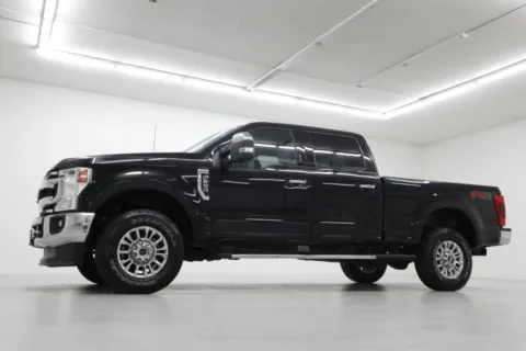 Photos of 2022 Ford Super Duty F-250 SRW XLT for sale in Clinton, MO at Jim Falk Motors