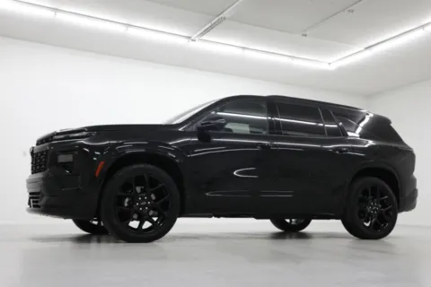 Photos of 2025 Chevrolet Traverse FWD RS for sale in Clinton, MO at Jim Falk Motors