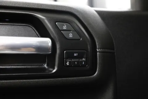 More photos of 2022 Chevrolet Silverado 3500HD High Country at Jim Falk Motors, MO