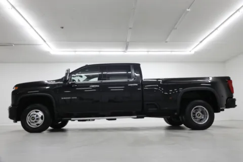 Another view of 2022 Chevrolet Silverado 3500HD DRW High Country for sale in Clinton, MO at Jim Falk Motors