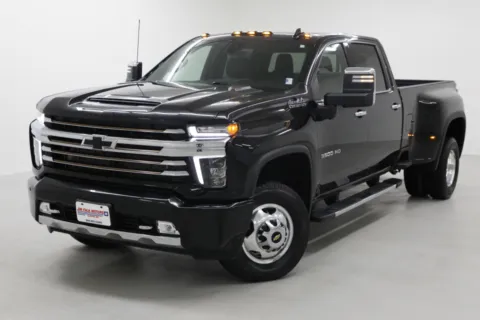More photos of 2022 Chevrolet Silverado 3500HD DRW High Country at Jim Falk Motors, MO