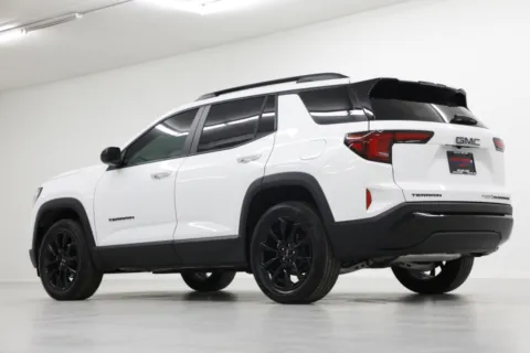 More photos of 2026 GMC Terrain FWD Elevation at Jim Falk Motors, MO