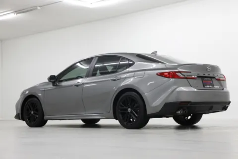 More photos of 2025 Toyota Camry SE at Jim Falk Motors, MO