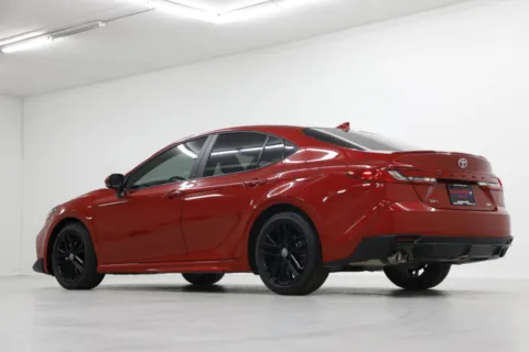 More photos of 2025 Toyota Camry SE at Jim Falk Motors, MO
