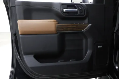 Photos of 2021 Chevrolet Silverado 2500HD High Country for sale in Clinton, MO at Jim Falk Motors