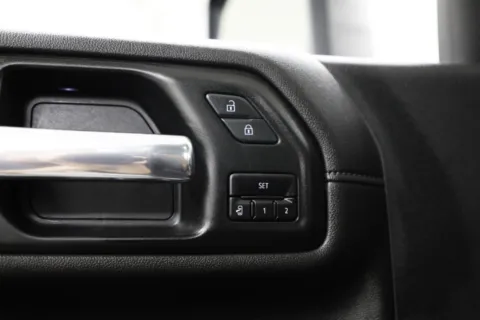 More photos of 2021 Chevrolet Silverado 2500HD High Country at Jim Falk Motors, MO