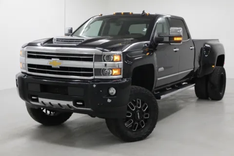 Black 2019 Chevrolet Silverado 3500HD DRW High Country for sale in Clinton, MO
