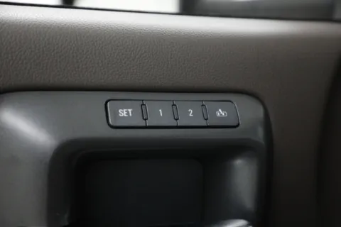 More photos of 2019 Chevrolet Silverado 3500HD DRW High Country at Jim Falk Motors, MO