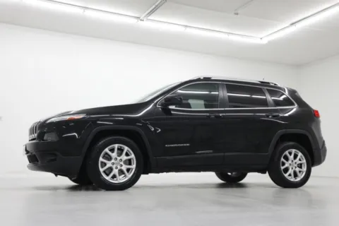 Photos of 2018 Jeep Cherokee Latitude for sale in Clinton, MO at Jim Falk Motors