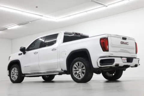 More photos of 2021 GMC Sierra 1500 Denali at Jim Falk Motors, MO