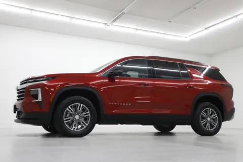 Photos of 2024 Chevrolet Traverse AWD LT for sale in Clinton, MO at Jim Falk Motors